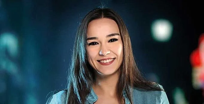 Wer ist Türkü Turan? Größe – Alter – TV-Serie – Familie