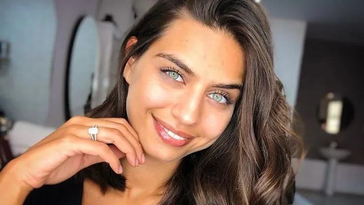 Wer ist Amine Gülşe? Größe – Alter – TV-Serie – Familie