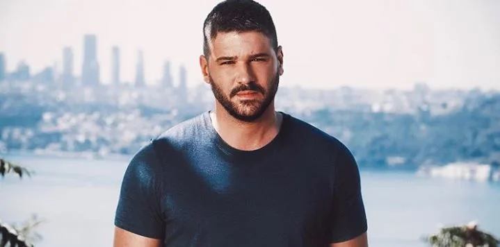 Wer ist Tolgahan Sayışman? Größe – Alter – TV-Serie – Familie