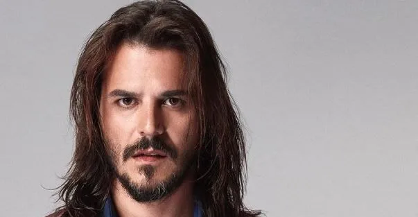 Wer ist Mehmet Günsür? Größe – Alter – Serie – Familie