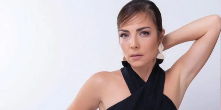 Wer ist Burcu Kara? Größe – Alter – Serie – Familie