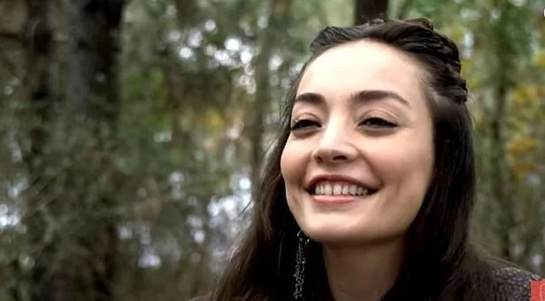 Wer ist Zeynep Tuğçe Bayat? Woher kommt sie – Größe – Alter – TV-Serie – Familie