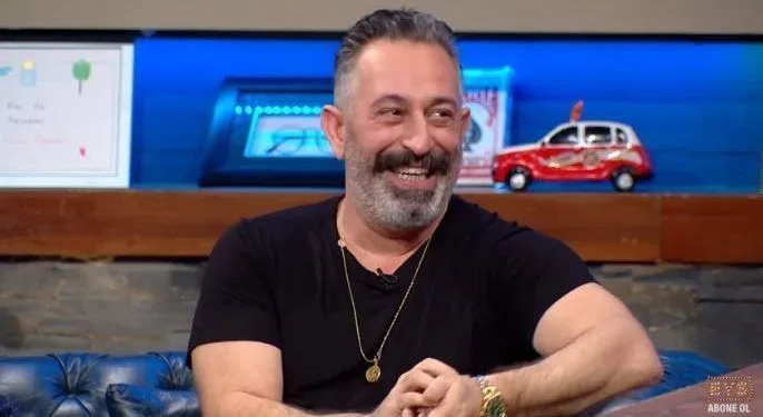 Cem Yılmaz überbrachte seinen Fans die gute Nachricht: Der berühmte Komiker geht auf Europatournee!