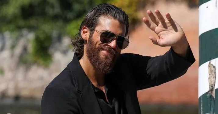 Can Yaman erobert die Herzen der Kleinen in Italien!