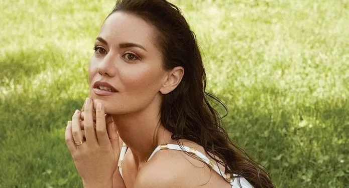 Fahriye Evcen wurde mit den Fotos, die sie von einer Hochzeit teilte, an der sie teilnahm, zur Tagesordnung!