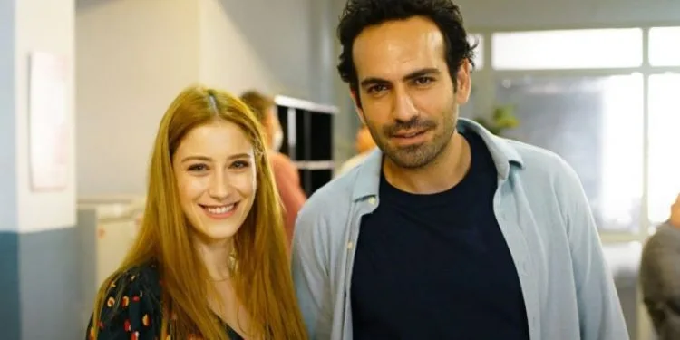Die neue TV-Serie Misafir bringt Hazal Kaya und Buğra Gülsoy zusammen und hat einen harten Job!