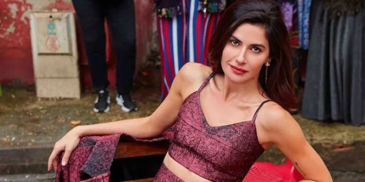 Şahika ist weg, Bahar ist gekommen! Nesrin Cavadzade tritt mit Üç Kurus gegen Yasak Elma an!