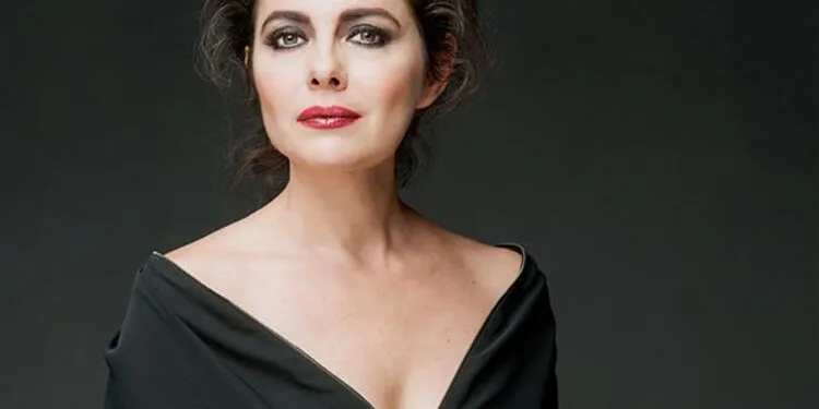 Nilüfer Açıkalın, der nach Jahren mit Yeşilçam-Serie auf die Leinwand zurückgekehrt ist, ist wieder am Set!