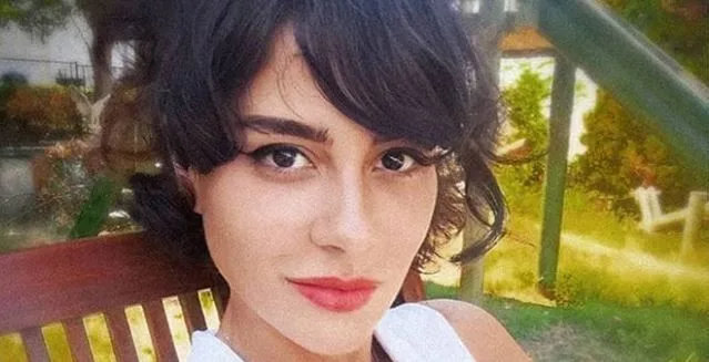 Asena Tuğal hat sich wieder einmal für eine romantische Comedy-Serie entschieden!