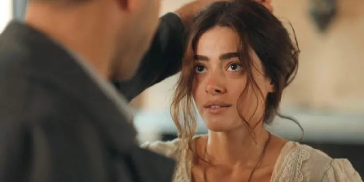 Simay Barlas ist etwas passiert, sie ist unglaublich in der Aziz-Serie!