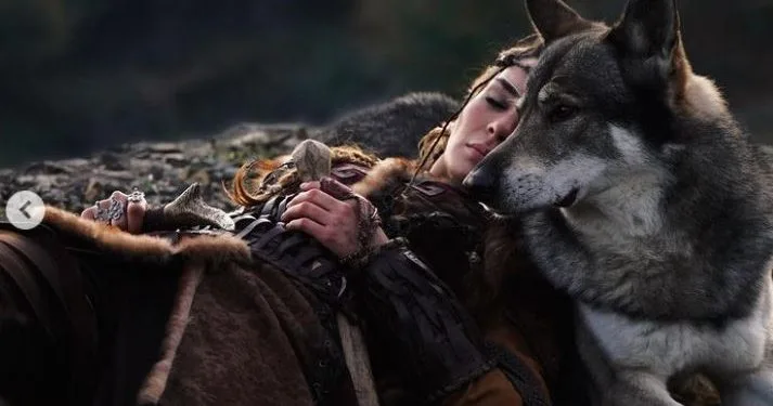 Ebru Şahins Rückkehr auf die Leinwand mit der Destan-Serie war unglaublich!