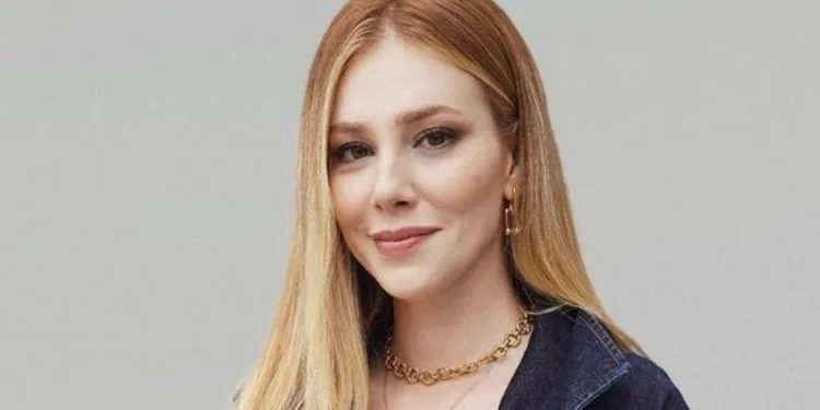 Elçin Sangu aufgeregt; Startet die schöne Schauspielerin ein neues Projekt?