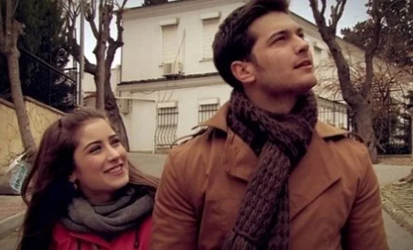 Hazal Kaya und Çağatay Ulusoy öffnen sich Hollywood!