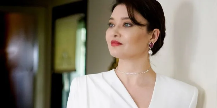 Nurgül Yeşilçay hat bei ihrer neuen Serienentscheidung dieselbe Wahl getroffen!
