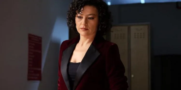 Nergis Öztürk, Zerrin in der Avlu TV-Serie, ist in der Besetzung von Yargı.