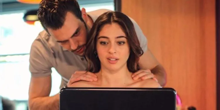 Der Baht Oyunu ist vorbei, Ada und Bora sind nicht vergessen! Cemre Baysel und Aytaç Şaşmaz wurden das beste TV-Serien-Paar des Jahres!