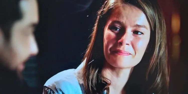 Burcu Biricik, der mit Camdaki Kız-Reihe glänzt, machte eine Selbstkritik!