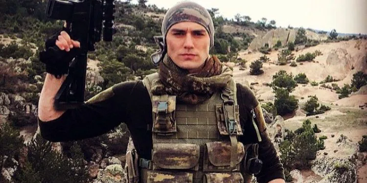 Doğan Bayraktar, der mit seiner Kampfserie glänzt, ist mit seiner neuen Serie wieder ambitioniert!