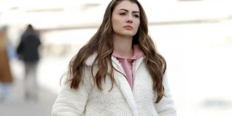 Sie haben Burcu Özberk, die Esra von Aşk Mantık ntikam, noch nie gesehen! Wie tanzt sie?