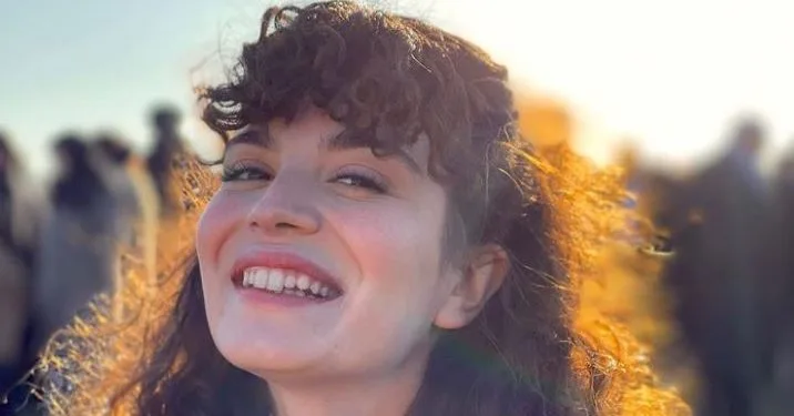 Aslı Bekiroğlu kehrt an die Sets zurück und ihr neuer Partner ist ein berühmter Name, der Sie sehr überraschen wird!