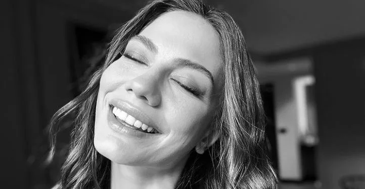 Pınar Bulut wird schreiben, Demet Özdemir wird die Hauptrolle übernehmen, Disney Plus wird veröffentlichen!