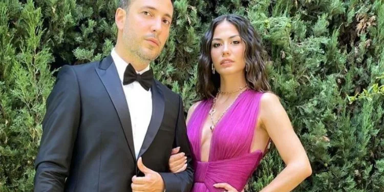 Oğuzhan Koç, der sich von Demet Özdemir getrennt hatte, fand Trost im Wettbewerb „The Voice of Turkey“.