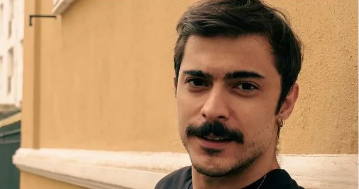 Wer ist Doğaç Yıldız? Woher kommt er – Größe – Alter – Fernsehserie – Familie