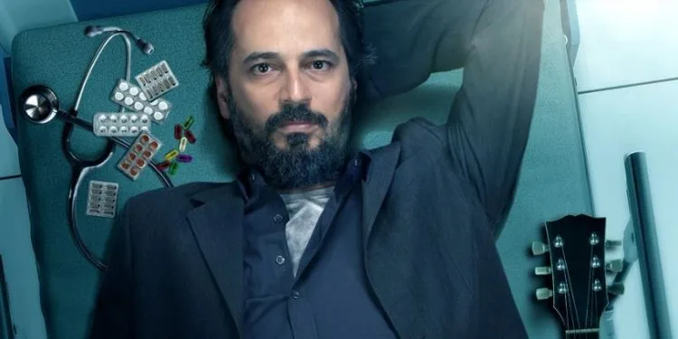 Timuçin Esens Hinweis auf die Serie Hekimoğlu mit der Werbung brachte das Publikum zum Schmunzeln!