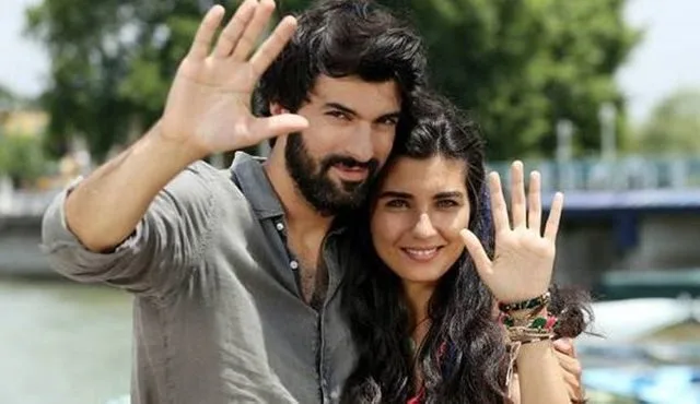 Eine weitere überraschende Entwicklung aus der Kara Para Aşk-Serie von Tuba Büyüküstün und Engin Akyürek!