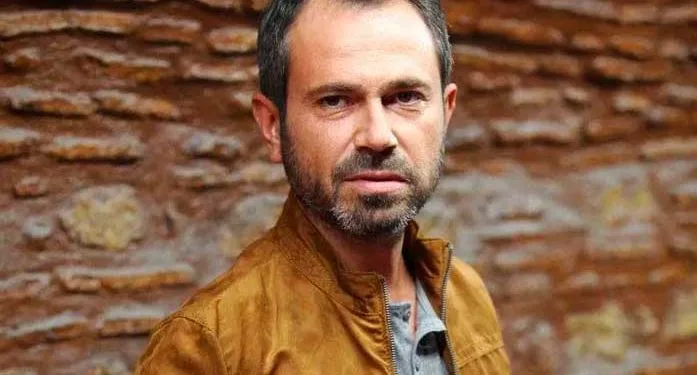 Olgun Şimşek nahm auch an der Serie Süslü Korkuluk teil, die sich darauf vorbereitet, mit einem Schlag auf die Bildschirme zu kommen.