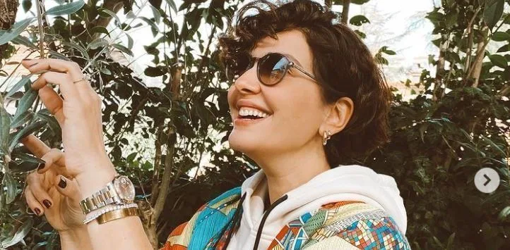 Wenn Sie in die Türkei zurückkehren, schauen Sie, was die berühmte Schauspielerin Bergüzar Korel getan hat, sobald sie zurückkommt
