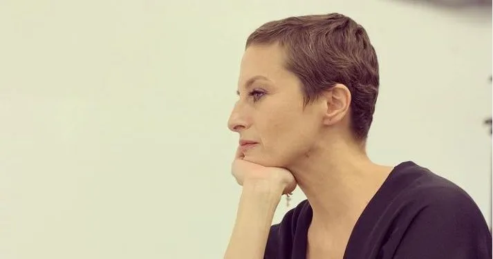 Canan Ergüder, die Schauspielerin, die ihre schwierigen Tage überstanden hat, kehrt heute Abend mit der TV-Serie „Oğlum“ auf die Bildschirme zurück!..