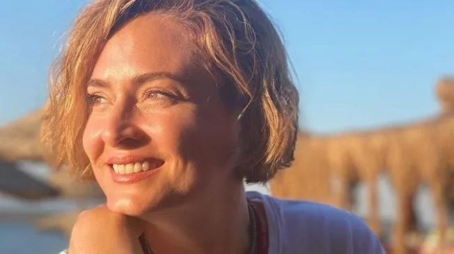 Ceyda Düvencis unglaubliche Veränderung! Wie wurde die berühmte Schauspielerin vor 10 Jahren so dünn, dass sie in ihre Kleidung passte?