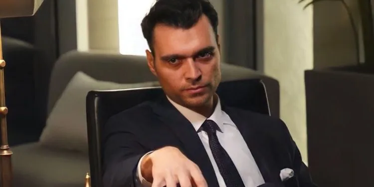 Er sitzt auf der Rolle wie ein Kleid! Eine der geheimen Kräfte der Baba-Serie ist Hakan Kurtaş!