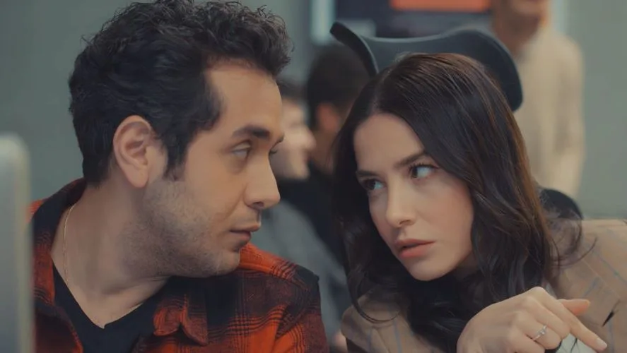 Özge Gürel, Aybüke Pusat, Melisa Aslı Pamuk sind in den Hauptrollen! Hayaller ve Hayatlar-Serie hat begonnen!