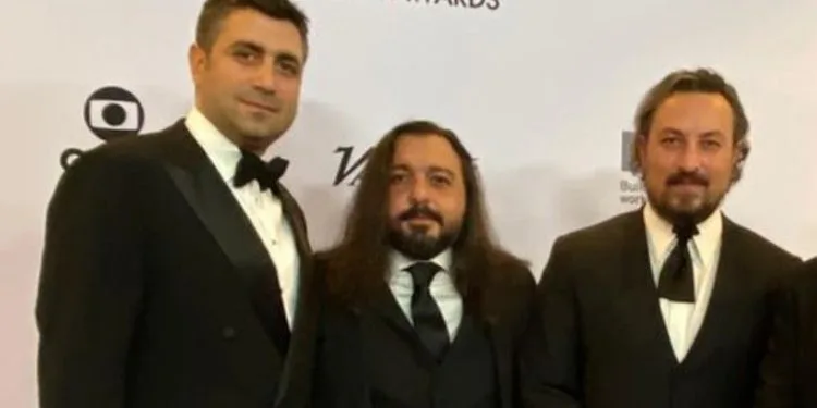 Das erstaunliche Trio traf sich, Onur Saylak begann mit der Arbeit an dem neuen Projekt!