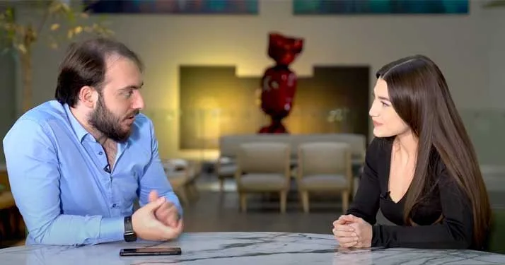 Sie werden die Stimme von Lilya İrem Salman lieben, die ihr Debüt in der TV-Serie Kardeşlerim gab