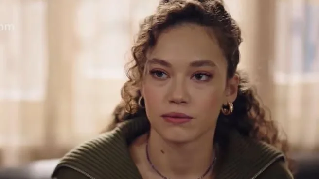 Melisa Şenolsun hat mit Ekin Mert Daymaz eine kurze und klare Antwort auf den Liebesanspruch gegeben!