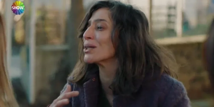 Nihal Yalçın, die schmerzende Mutter der TV-Serie „Oğlum“, erhält mit ihrem Auftritt großen Applaus!