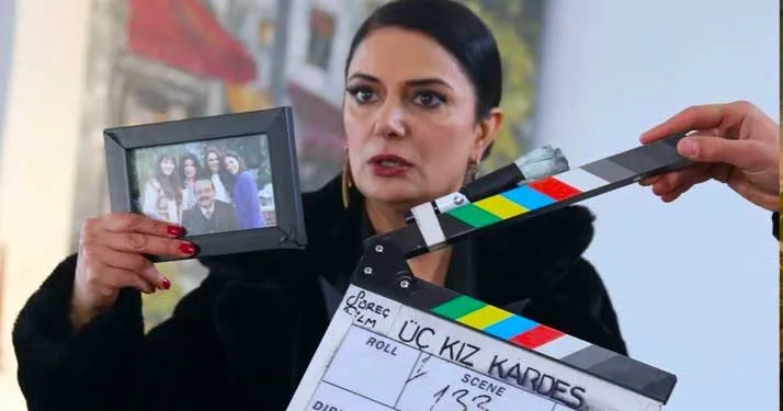 Die wütende weibliche Figur blieb bei Veda Yurtsever, die ihr Schauspieldebüt in der TV-Serie Üç Kız Kardeş gab!