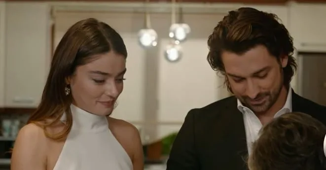 Neue Pose von Ayça Ayşin Turan und dem Paar Alp Navruz! Über das Image der Alp Navruz wird viel geredet!
