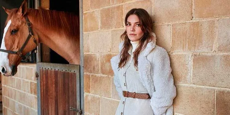 Aslı Enver, die die Liebe, die sie suchte, nicht finden konnte, ist dieses Mal glücklich und hoffnungsvoll!