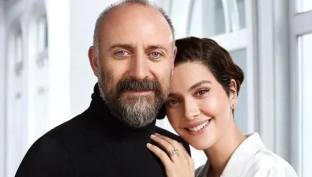 Das Paar Bergüzar Korel und Halit Ergenç verliebte sich in London, beide im Bus!
