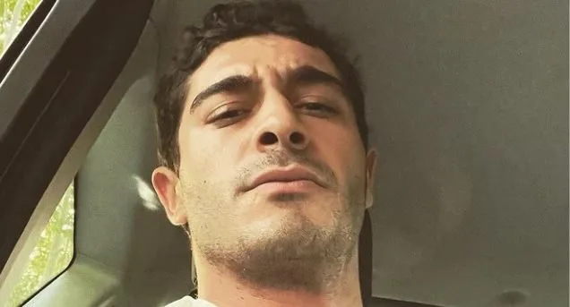 Die Anteile von Burak Deniz mit Berrak Tüzünataç vom Filmset wurden viel diskutiert