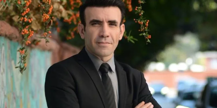 Fans, die den Stil von Mehmet Yılmaz Ak, dem Staatsanwalt Pars der Yargı-Serie, gesehen haben, waren überrascht!