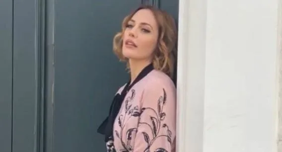 Meryem Uzerli ist in der gleichen Zeremonie mit den Stars! Die Schauspielerin blendete mit ihrer Eleganz!