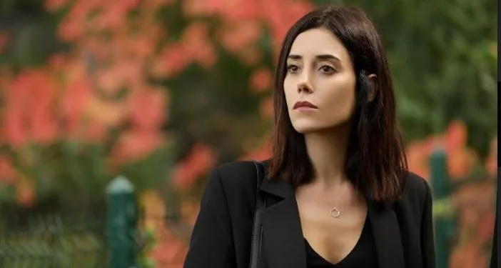 Cansu Dere hat bereits einen Deal für die Zeit nach der TV-Serie Sadakatsiz gemacht!