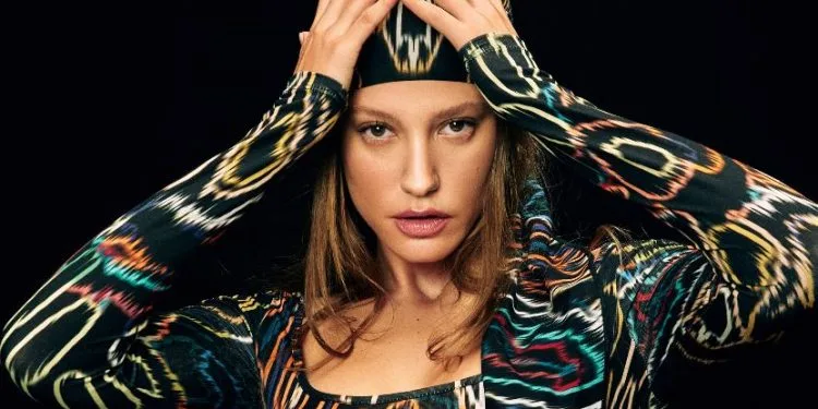 Hat Serenay Sarıkaya ein neues Projekt? Hier ist die neue Überraschung