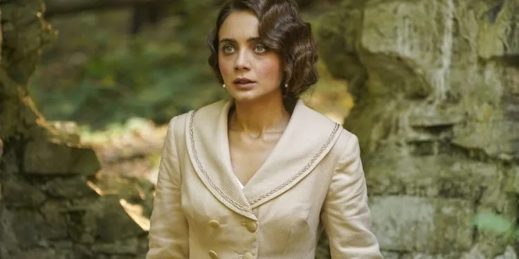 Der neue Plan von Damla Sönmez, die sich darauf vorbereitet, die Aziz-Serie zu verlassen, ist aufgetaucht!