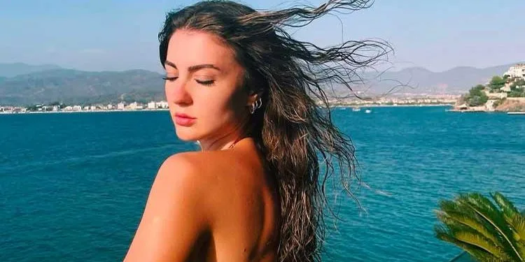 Die Urlaubsposen von Burcu Özberk verzauberten ihre Fans